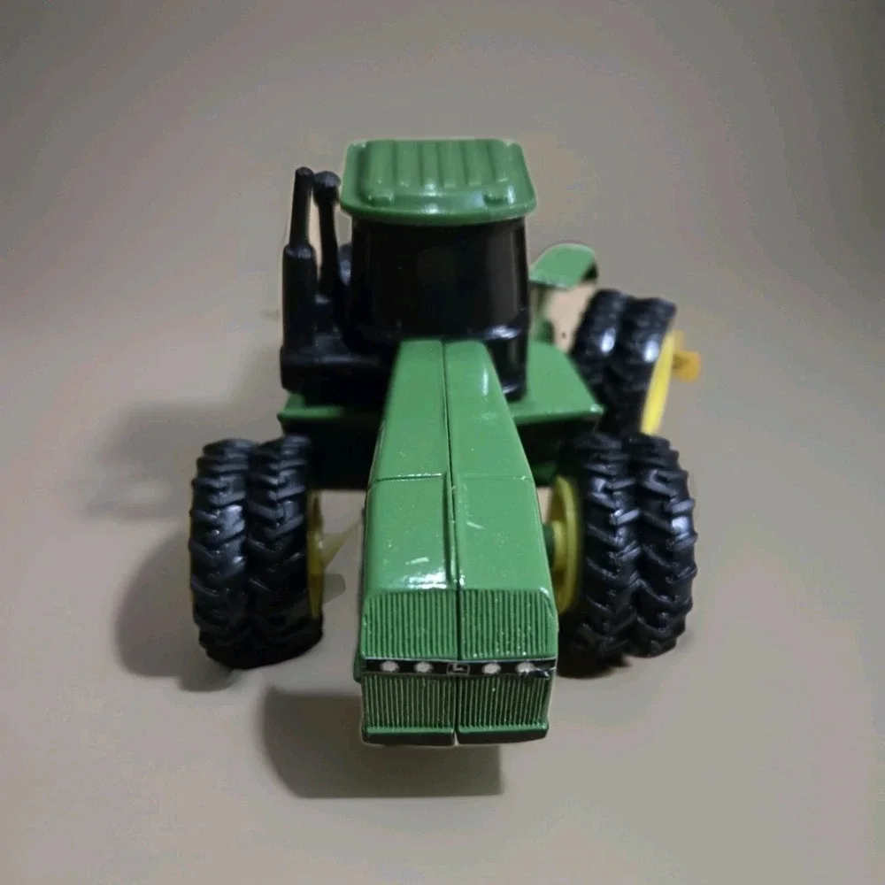 3 Ertl‎ John Deere Tractors Diecast 1/64 Scale 5571 7800 8870